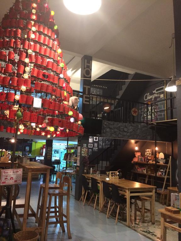 Norn Nung Len Cafe'&Hostel Chiang Rai Buitenkant foto